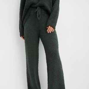 NWT Aerie Marshmallow Pajama pant, Sycamore color (dark green), Medium, Sherpa